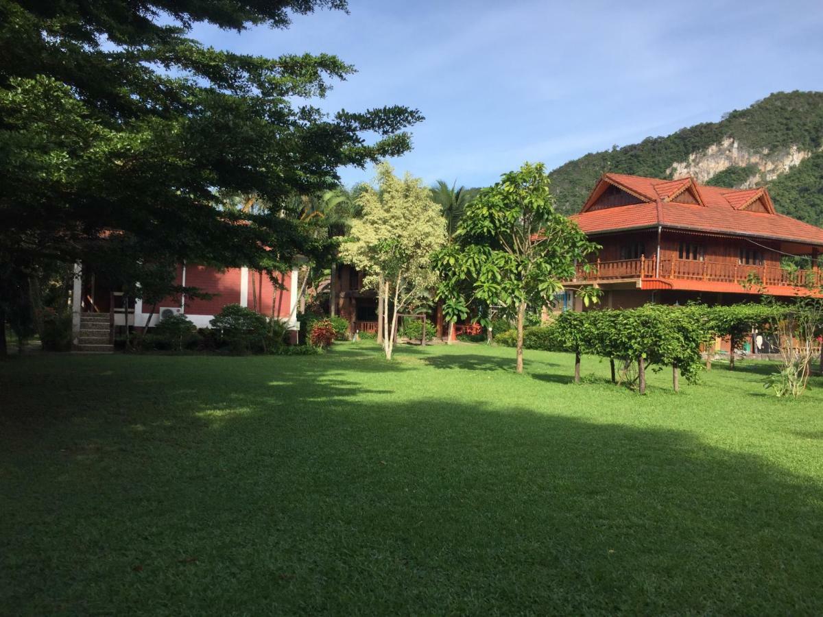 Khao Sok Nung House Hotel Khao Sok National Park Екстериор снимка