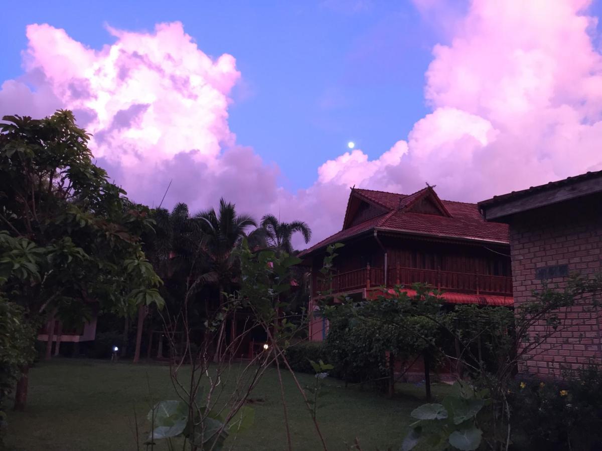 Khao Sok Nung House Hotel Khao Sok National Park Екстериор снимка